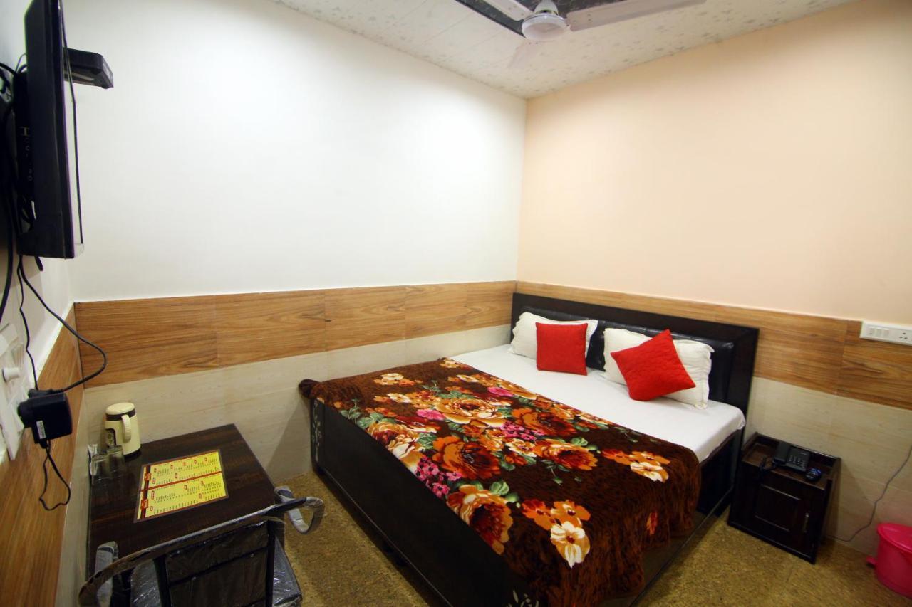 Hotel Amron45 Chandigarh Exterior photo