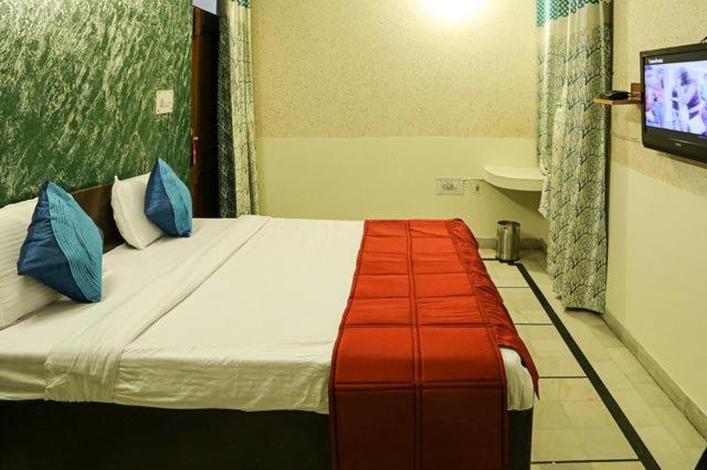 Hotel Amron45 Chandigarh Exterior photo