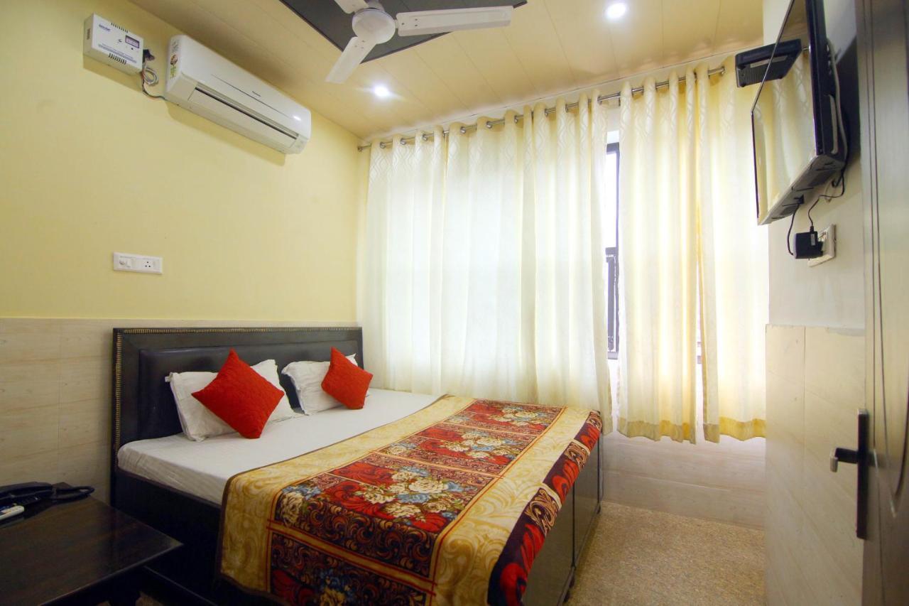 Hotel Amron45 Chandigarh Exterior photo