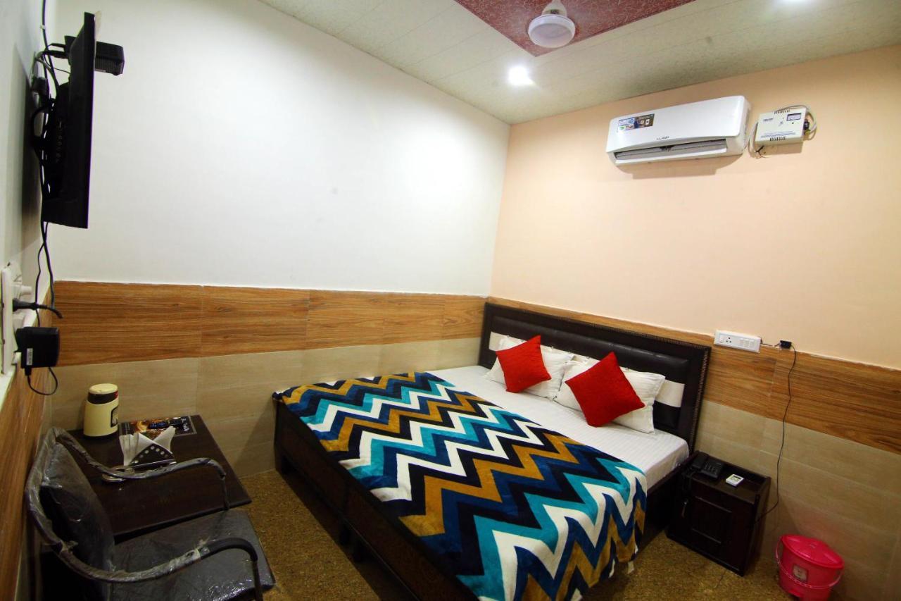 Hotel Amron45 Chandigarh Exterior photo