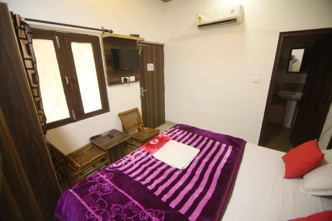 Hotel Amron45 Chandigarh Exterior photo