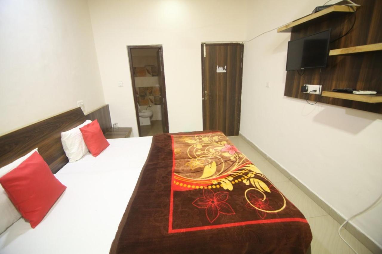 Hotel Amron45 Chandigarh Exterior photo