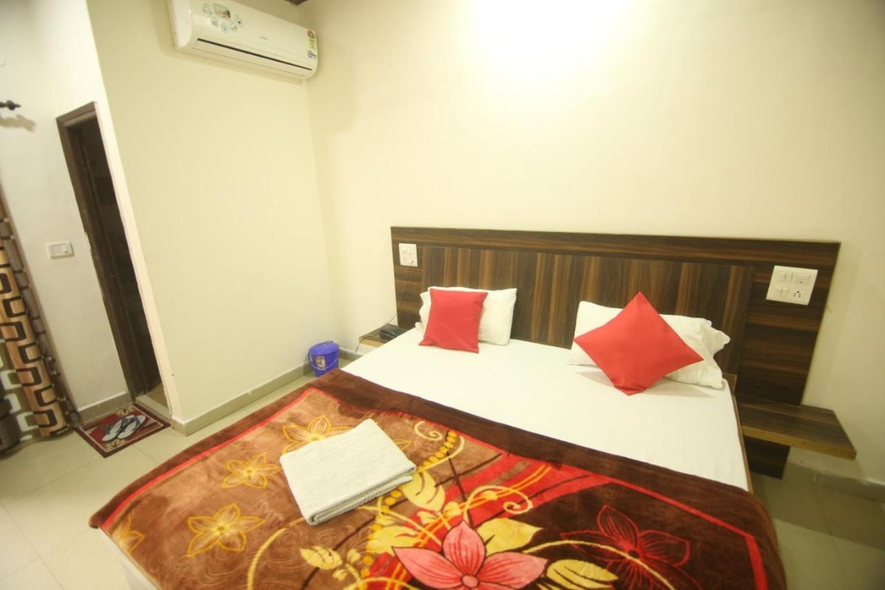 Hotel Amron45 Chandigarh Exterior photo