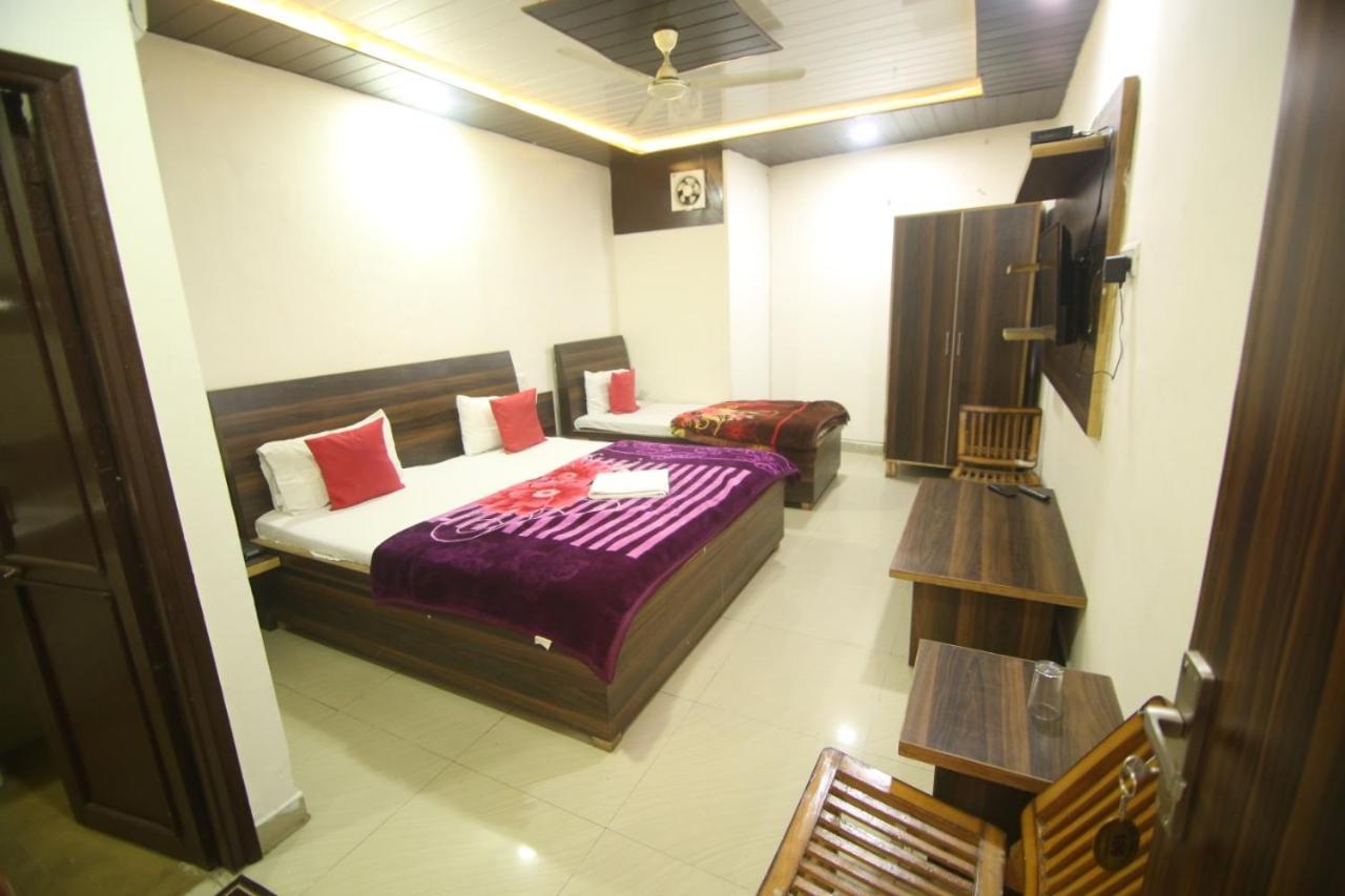 Hotel Amron45 Chandigarh Exterior photo