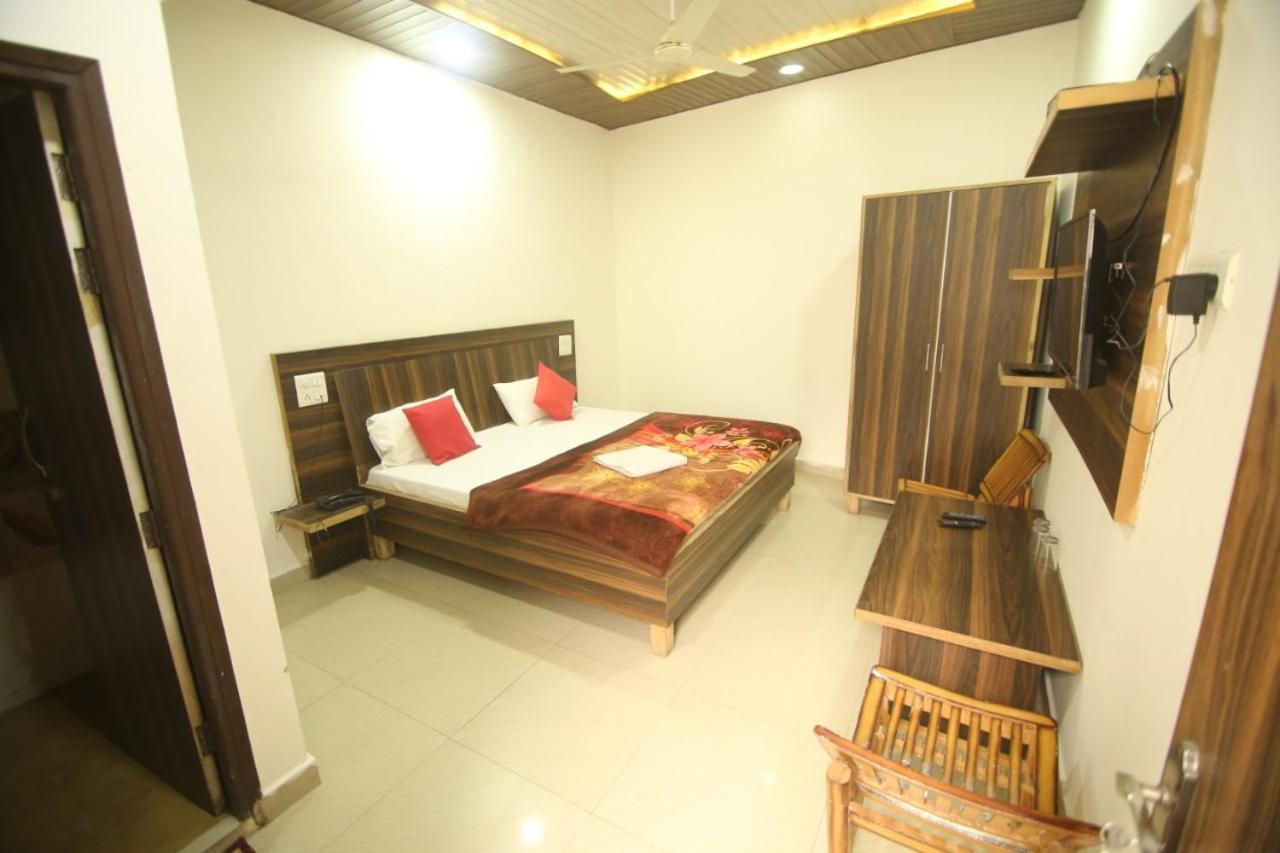 Hotel Amron45 Chandigarh Exterior photo