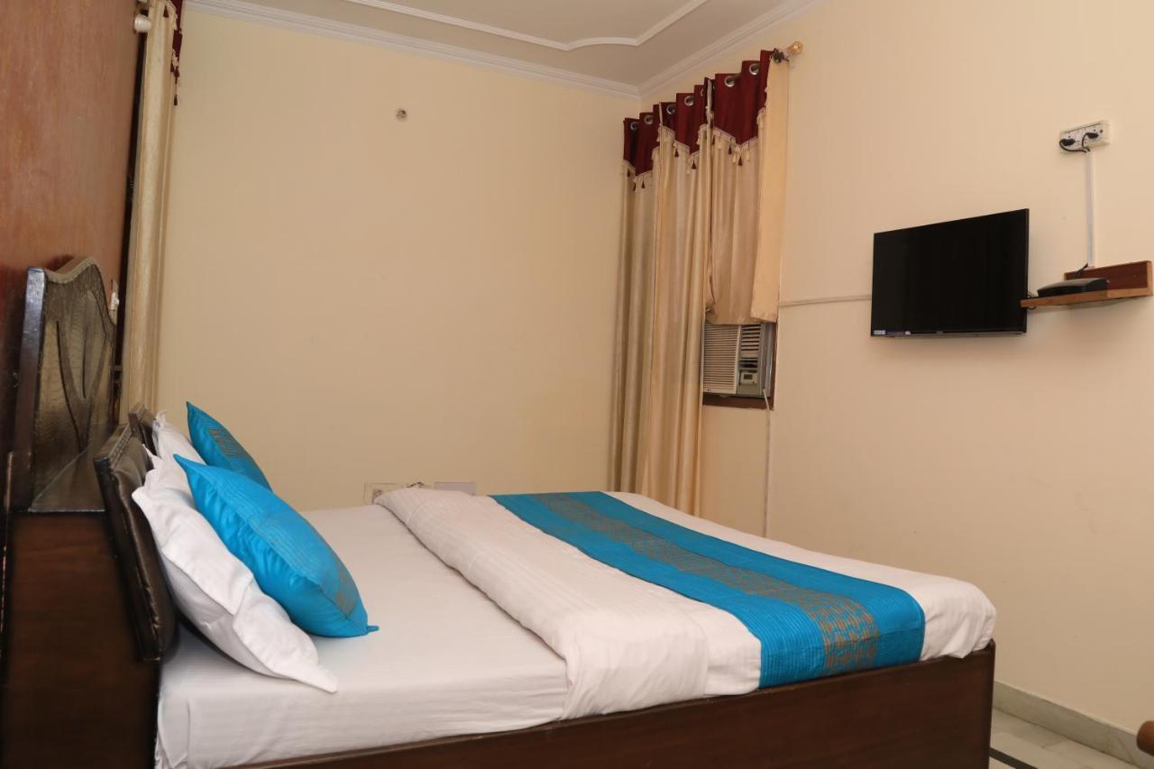 Hotel Amron45 Chandigarh Exterior photo